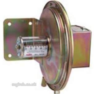 Dwyer Instruments Magnehelic Gauges -  Dwyer 1640-0 Differ Press Switch